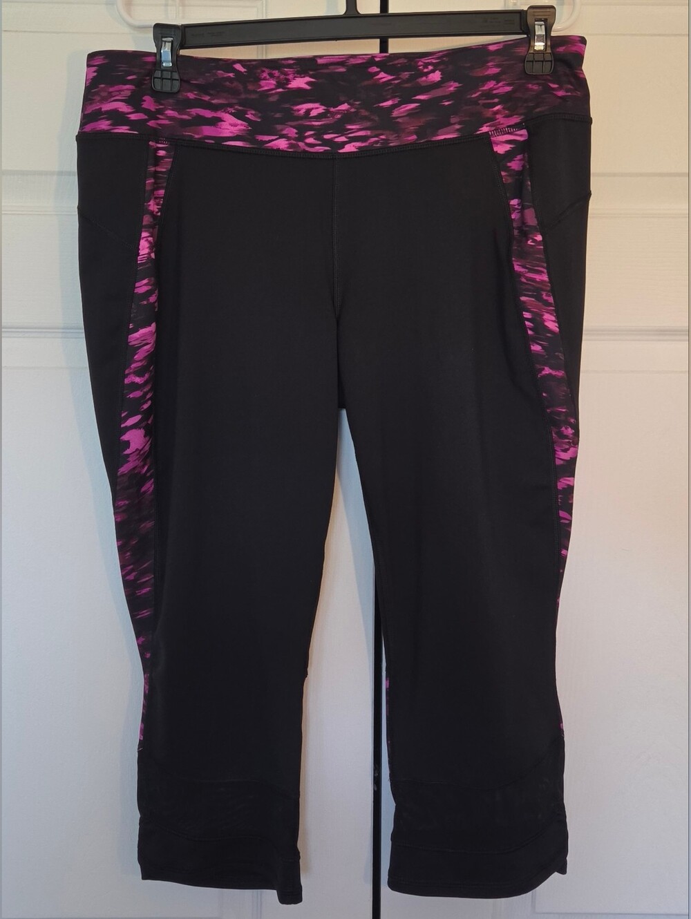 tek gear Black Capri Leggings with Pink Print Waistband
